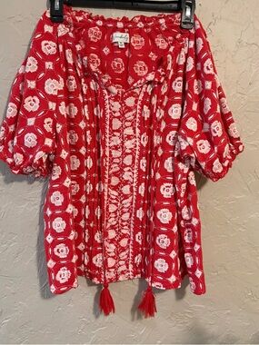 Wonderly Women’s Red and White Floral Peasant Tunic
